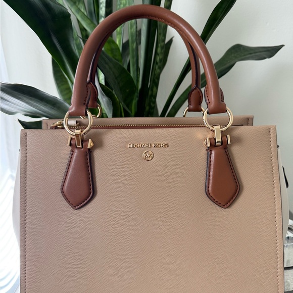 BRAND NEW Michael Kors Marilyn Satchel Bag. 🤎👜 Beautiful!! - Picture 5 of 16